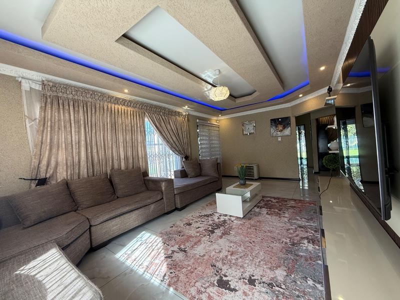 4 Bedroom Property for Sale in Flora Gardens Gauteng