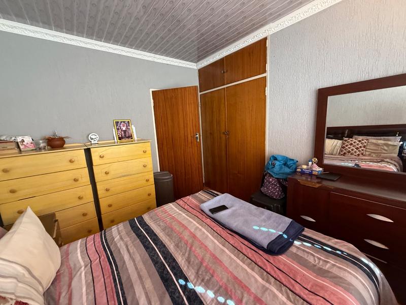 4 Bedroom Property for Sale in Flora Gardens Gauteng