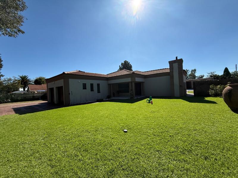 4 Bedroom Property for Sale in Flora Gardens Gauteng