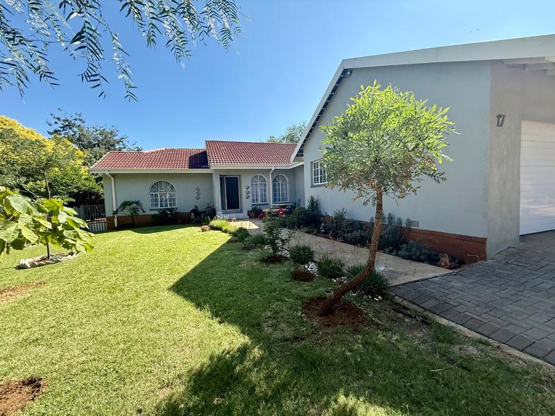 4 Bedroom Property for Sale in Flora Gardens Gauteng