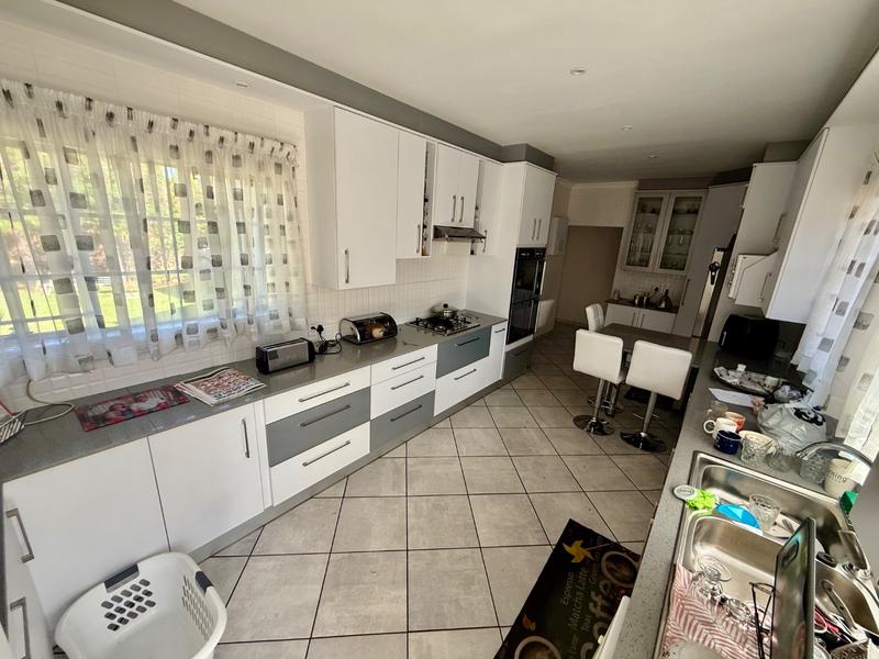 4 Bedroom Property for Sale in Flora Gardens Gauteng