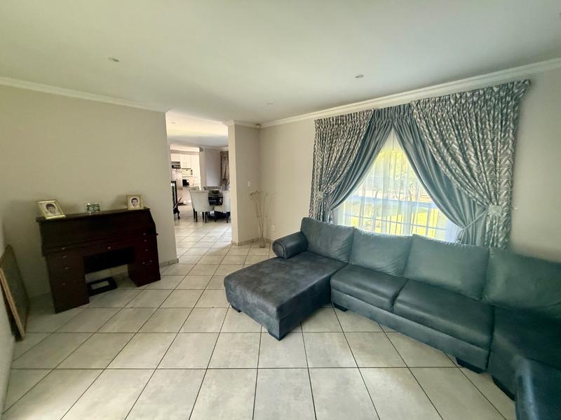 4 Bedroom Property for Sale in Flora Gardens Gauteng