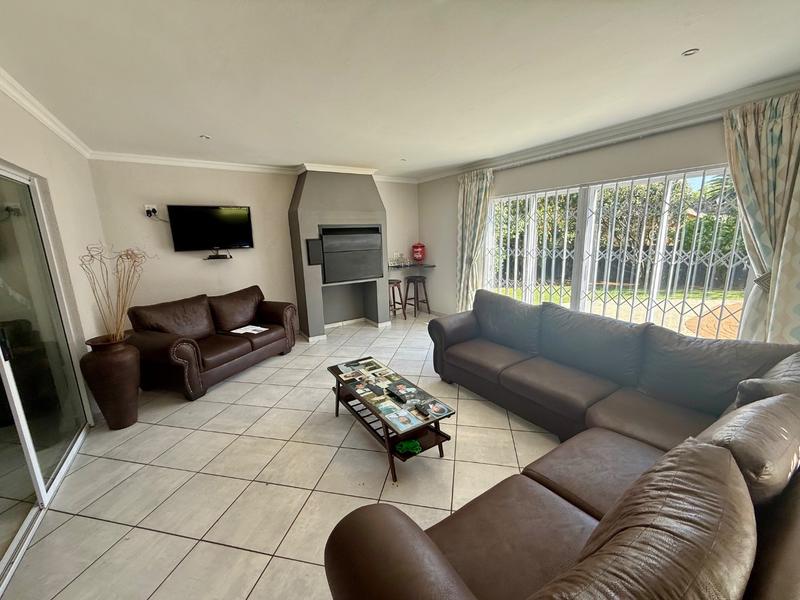4 Bedroom Property for Sale in Flora Gardens Gauteng