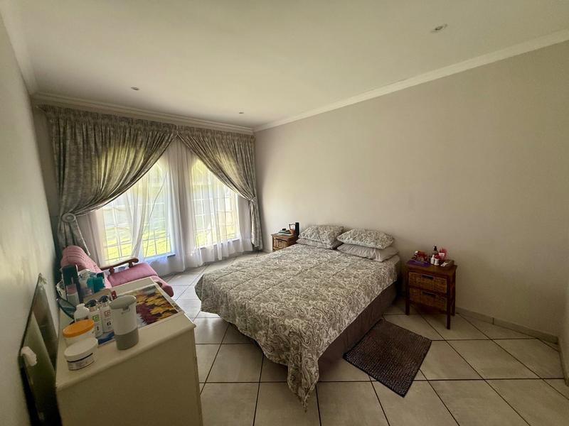 4 Bedroom Property for Sale in Flora Gardens Gauteng