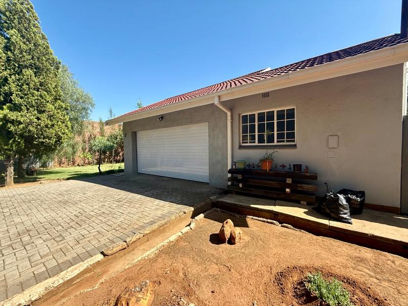 4 Bedroom Property for Sale in Flora Gardens Gauteng