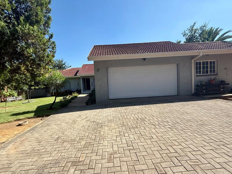 4 Bedroom Property for Sale in Flora Gardens Gauteng