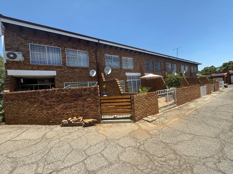 3 Bedroom Property for Sale in Flora Gardens Gauteng