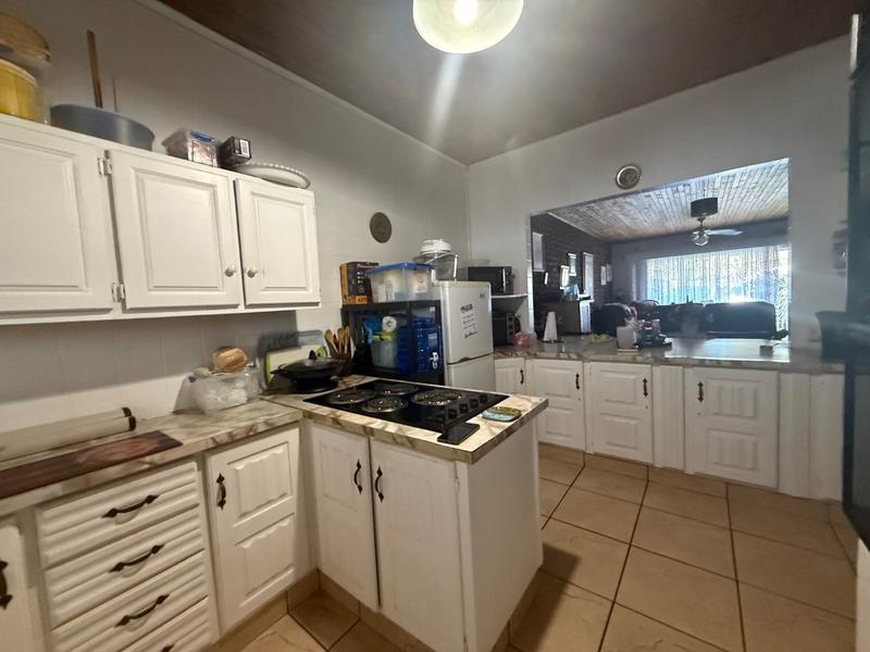 2 Bedroom Property for Sale in Flora Gardens Gauteng