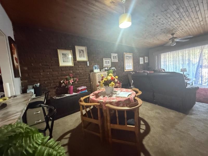 2 Bedroom Property for Sale in Flora Gardens Gauteng
