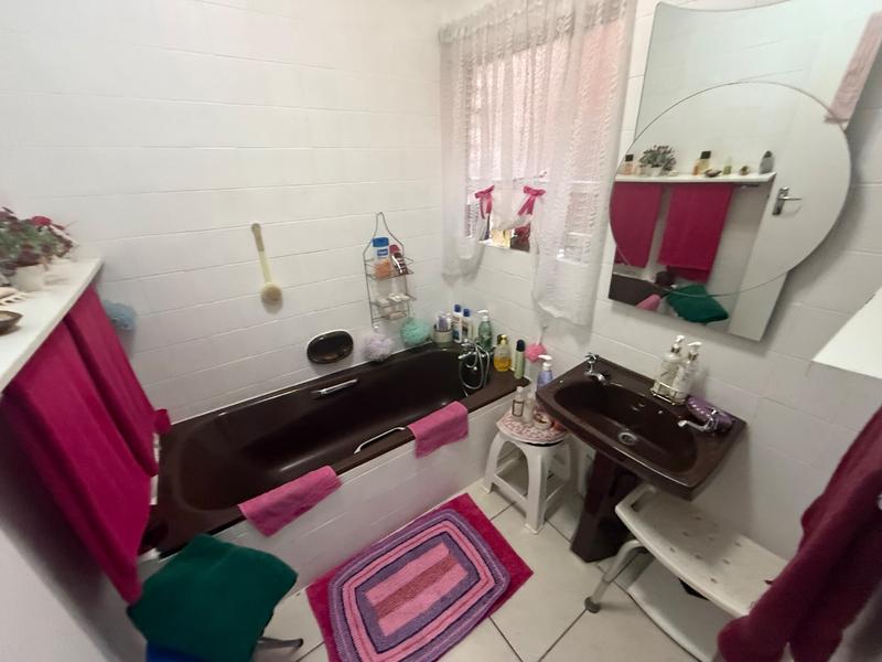 2 Bedroom Property for Sale in Flora Gardens Gauteng