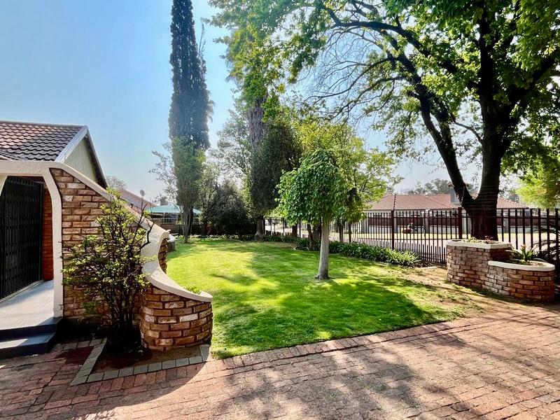3 Bedroom Property for Sale in Flora Gardens Gauteng
