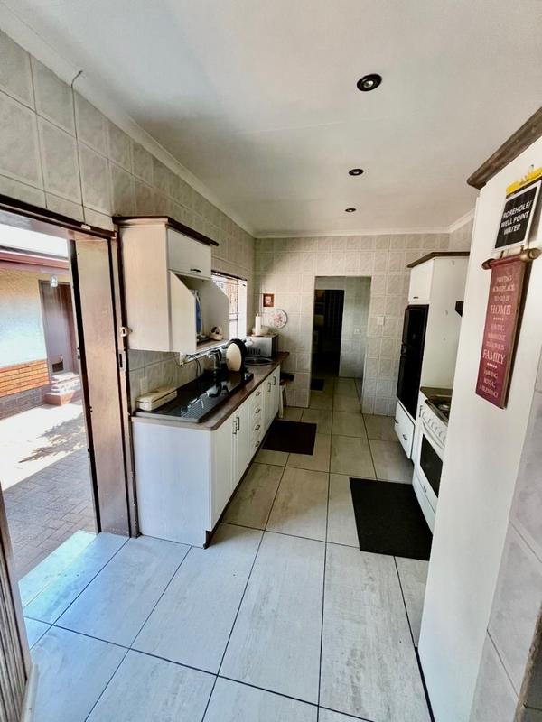 3 Bedroom Property for Sale in Flora Gardens Gauteng
