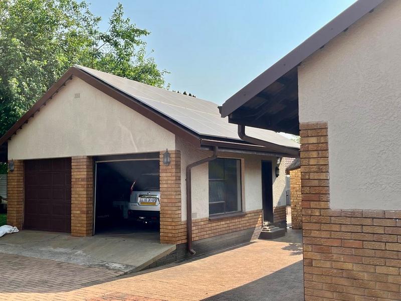 3 Bedroom Property for Sale in Flora Gardens Gauteng
