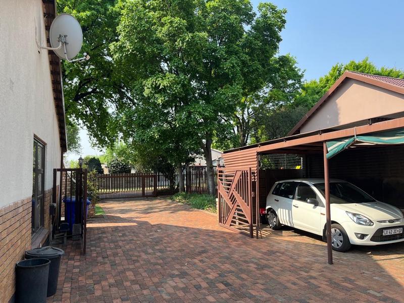 3 Bedroom Property for Sale in Flora Gardens Gauteng