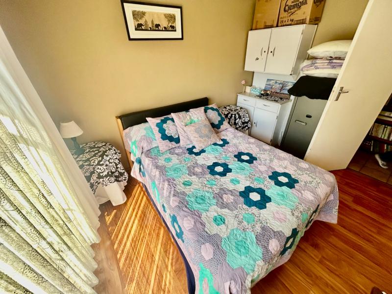5 Bedroom Property for Sale in Flora Gardens Gauteng