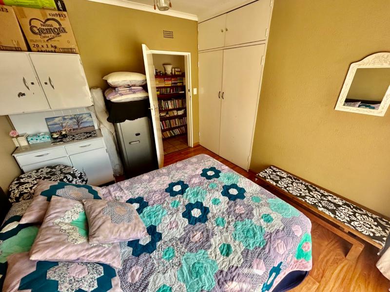 5 Bedroom Property for Sale in Flora Gardens Gauteng