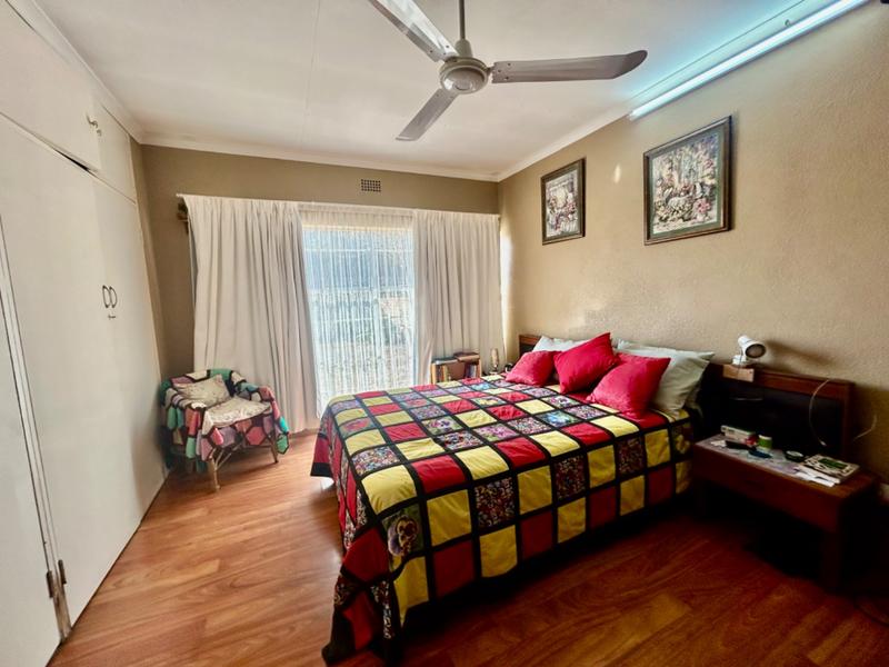 5 Bedroom Property for Sale in Flora Gardens Gauteng