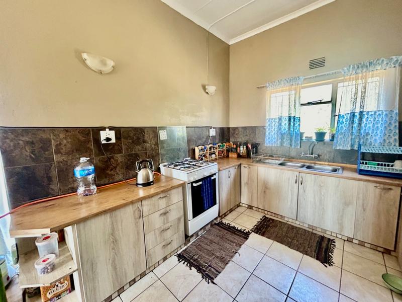 5 Bedroom Property for Sale in Flora Gardens Gauteng