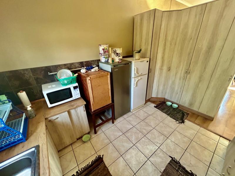 5 Bedroom Property for Sale in Flora Gardens Gauteng