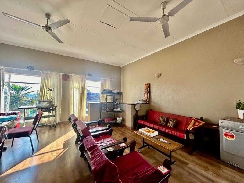 5 Bedroom Property for Sale in Flora Gardens Gauteng