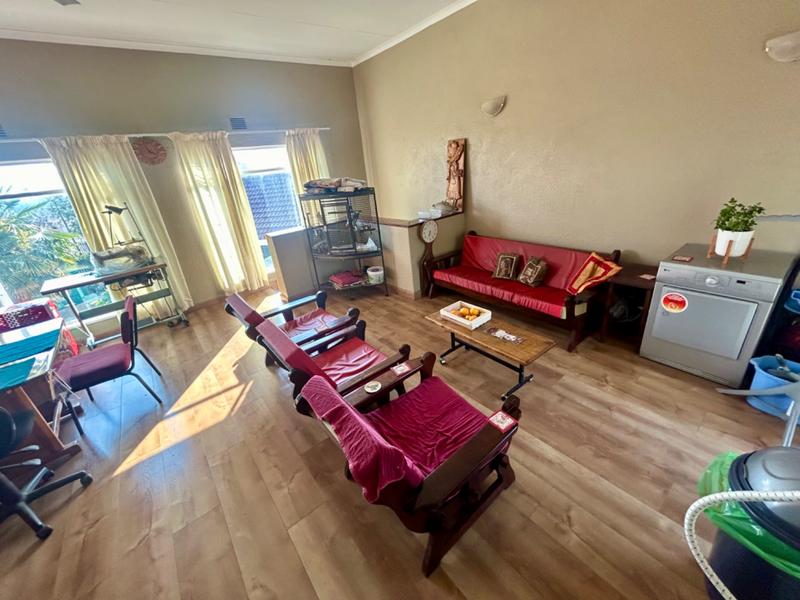 5 Bedroom Property for Sale in Flora Gardens Gauteng