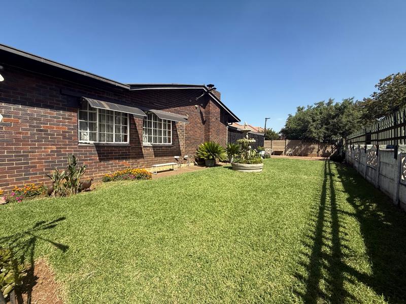 4 Bedroom Property for Sale in Vanderbijlpark CE 2 Gauteng