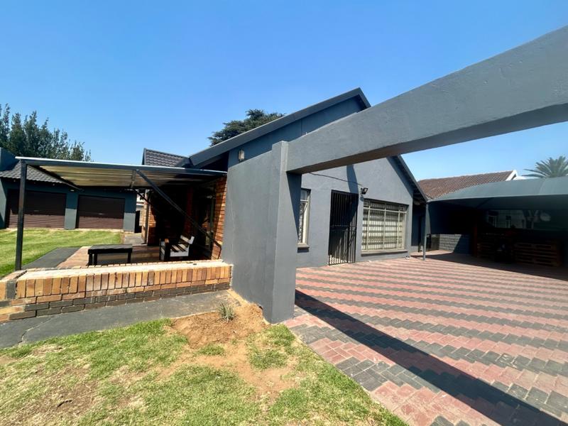 4 Bedroom Property for Sale in Vanderbijlpark CE Gauteng