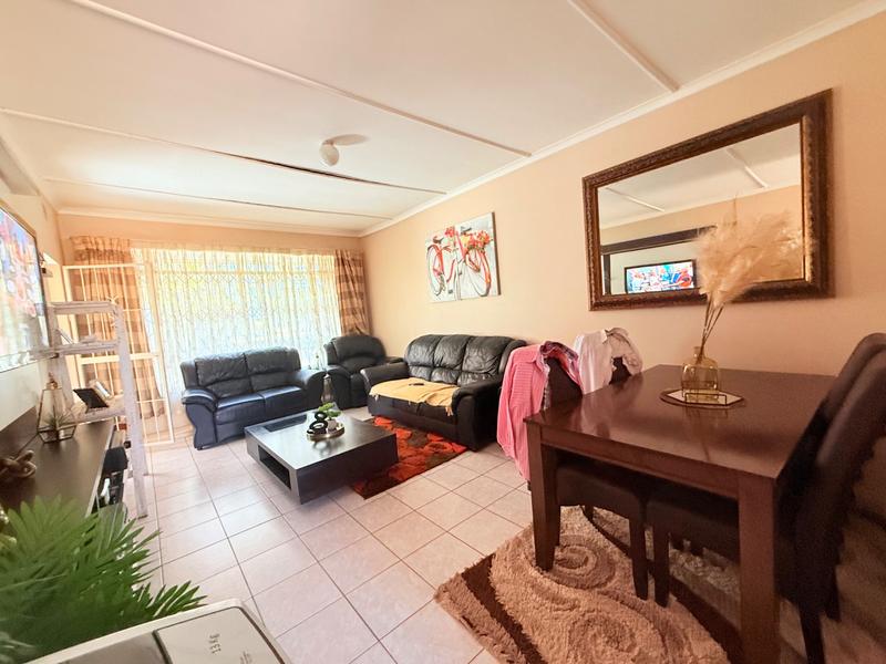 2 Bedroom Property for Sale in Vanderbijlpark CW Gauteng