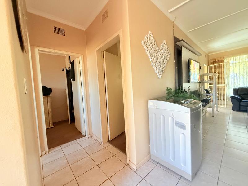 2 Bedroom Property for Sale in Vanderbijlpark CW Gauteng