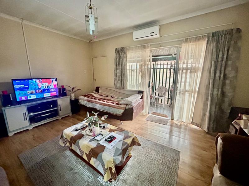2 Bedroom Property for Sale in Vanderbijlpark CW Gauteng