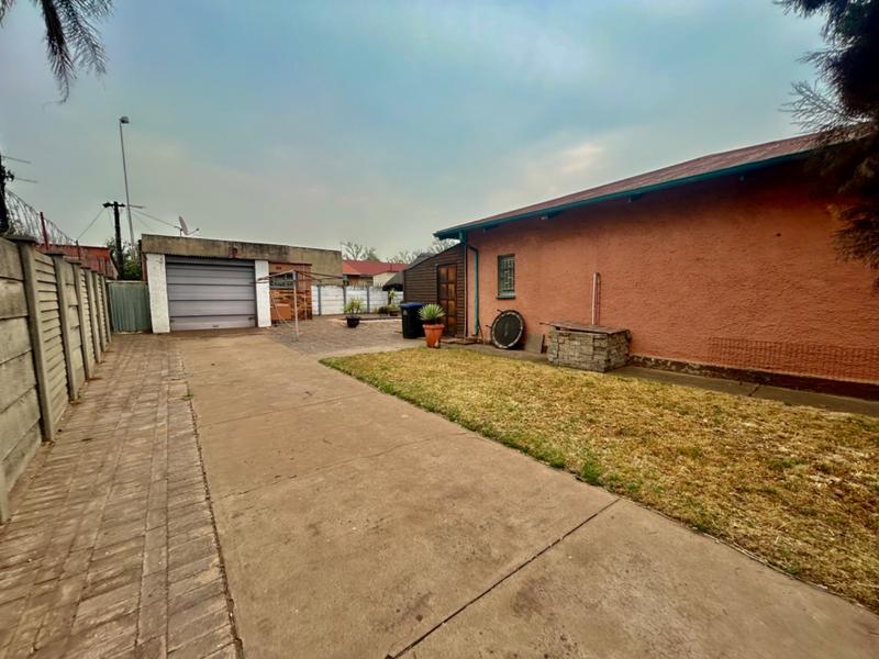 2 Bedroom Property for Sale in Vanderbijlpark CW Gauteng