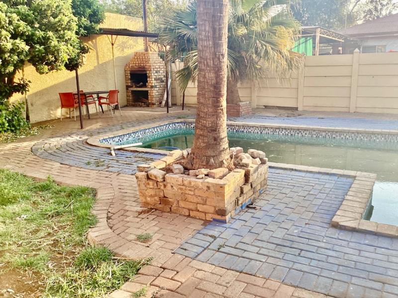 4 Bedroom Property for Sale in Vanderbijlpark CW Gauteng