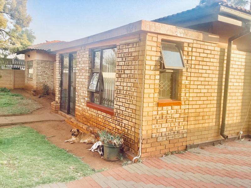 4 Bedroom Property for Sale in Vanderbijlpark CW Gauteng