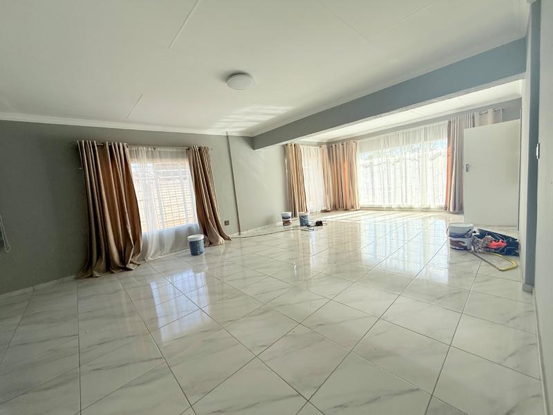 4 Bedroom Property for Sale in Vanderbijlpark CW 3 Gauteng