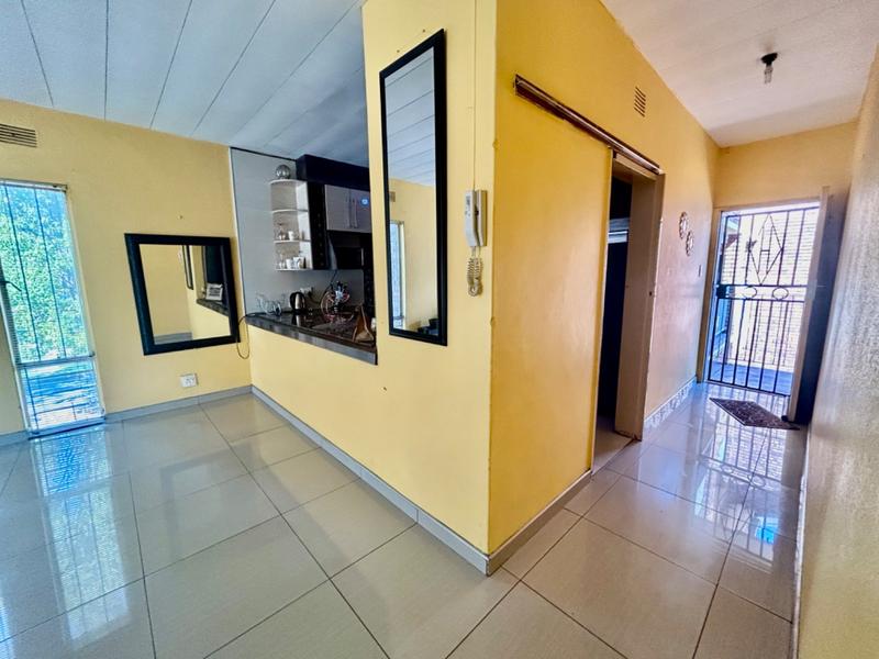 2 Bedroom Property for Sale in Vanderbijlpark CW 3 Gauteng