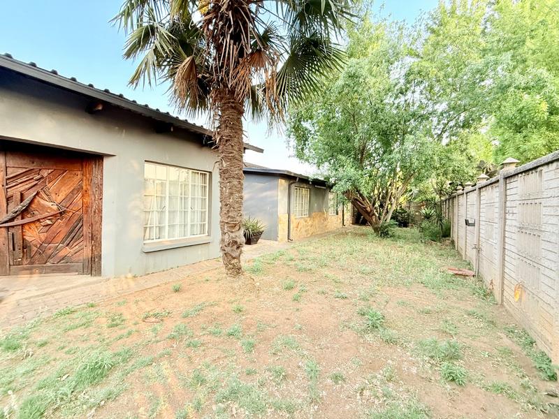 4 Bedroom Property for Sale in Vanderbijlpark CW 3 Gauteng