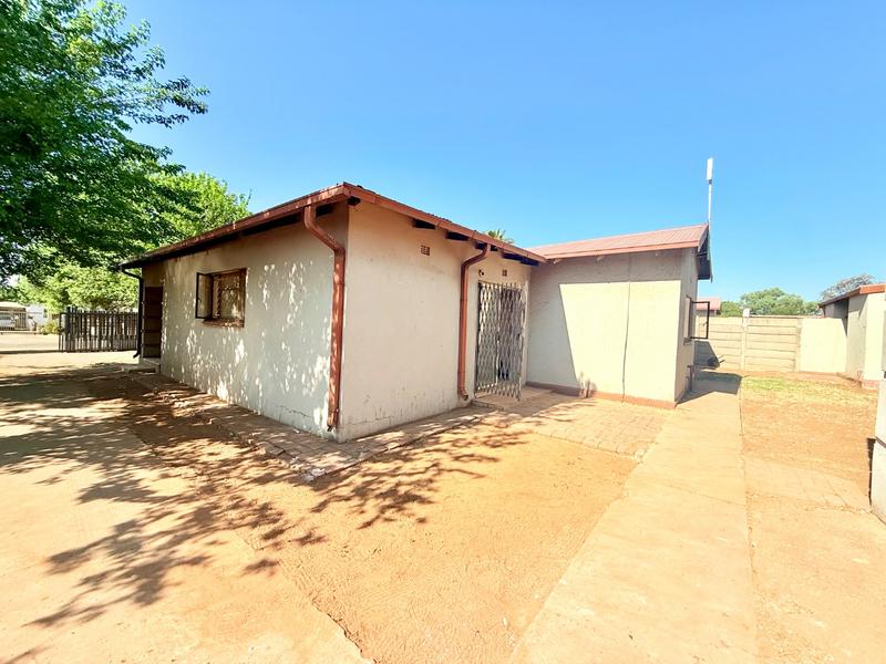 4 Bedroom Property for Sale in Vanderbijlpark CW 3 Gauteng