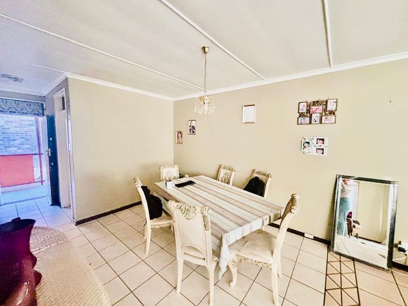 1 Bedroom Property for Sale in Vanderbijlpark CW 3 Gauteng
