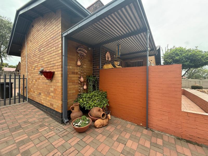 3 Bedroom Property for Sale in Vanderbijlpark CW 4 Gauteng