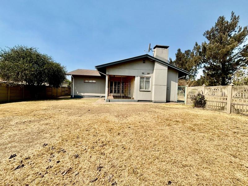 3 Bedroom Property for Sale in Vanderbijlpark CW 4 Gauteng