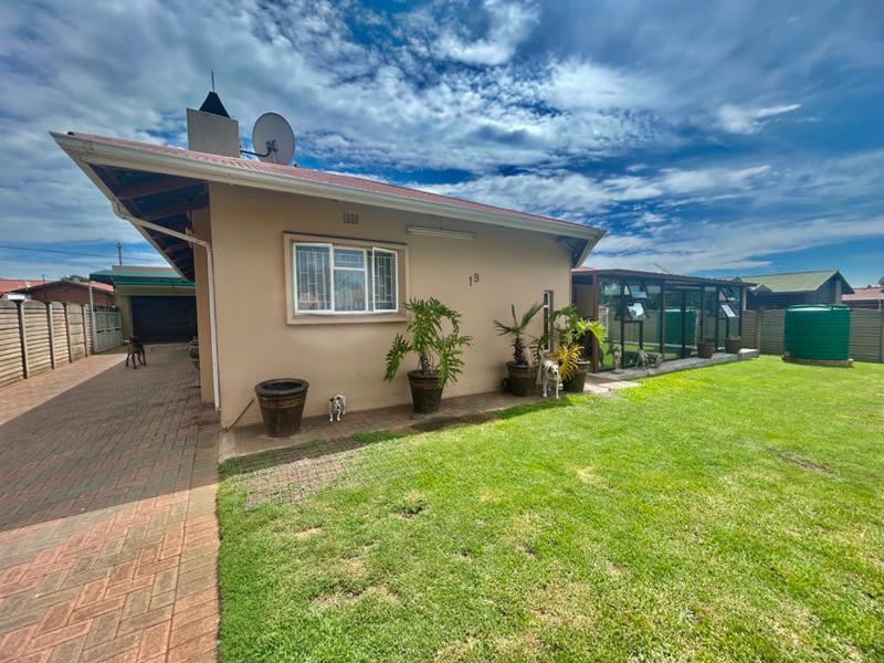 3 Bedroom Property for Sale in Vanderbijlpark CW 4 Gauteng