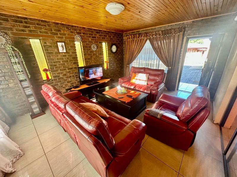 3 Bedroom Property for Sale in Vanderbijlpark CW 4 Gauteng