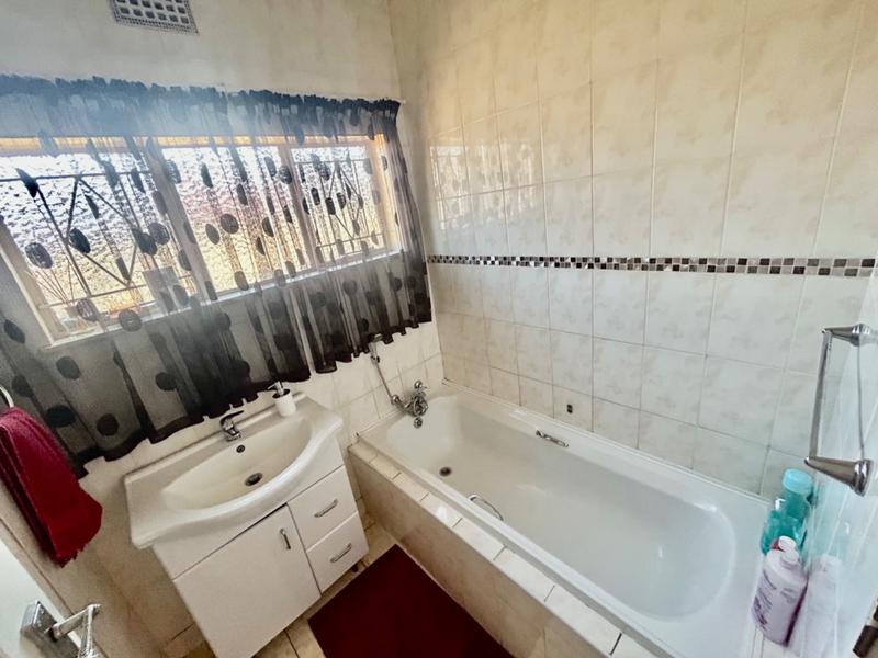 3 Bedroom Property for Sale in Vanderbijlpark CW 4 Gauteng