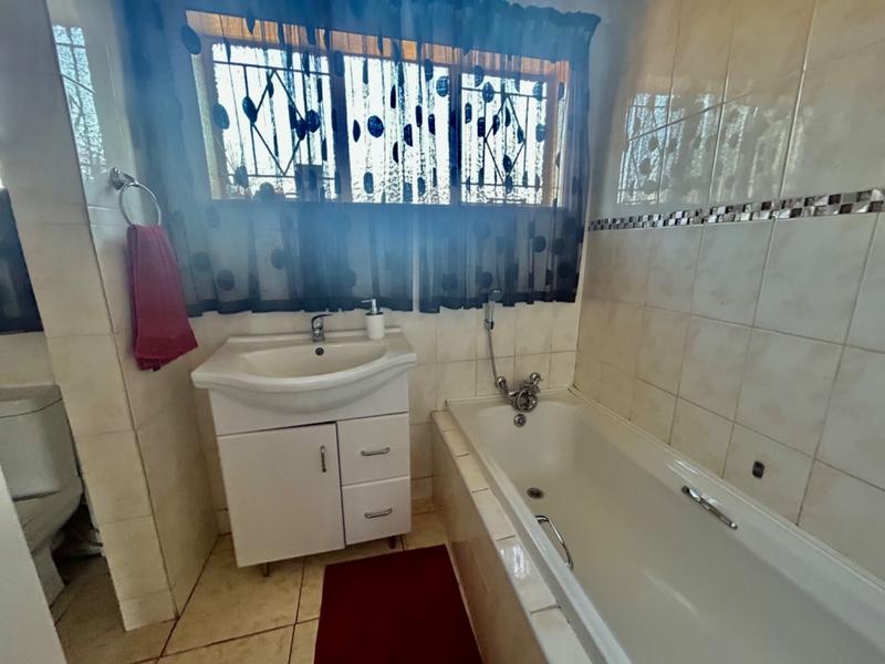 3 Bedroom Property for Sale in Vanderbijlpark CW 4 Gauteng