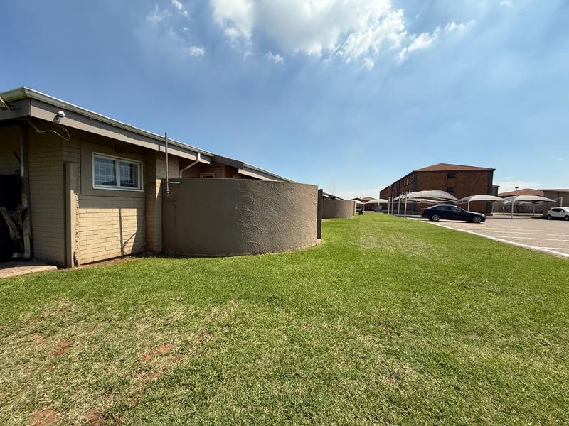 2 Bedroom Property for Sale in Vanderbijlpark CW 5 Gauteng