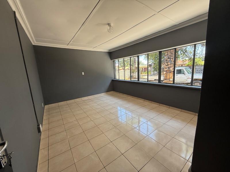 4 Bedroom Property for Sale in Vanderbijlpark CW 5 Gauteng