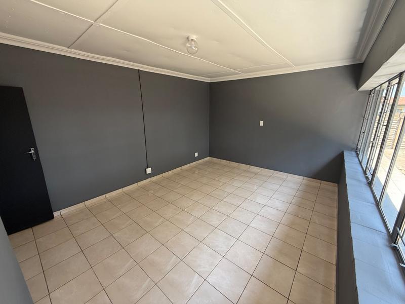 4 Bedroom Property for Sale in Vanderbijlpark CW 5 Gauteng