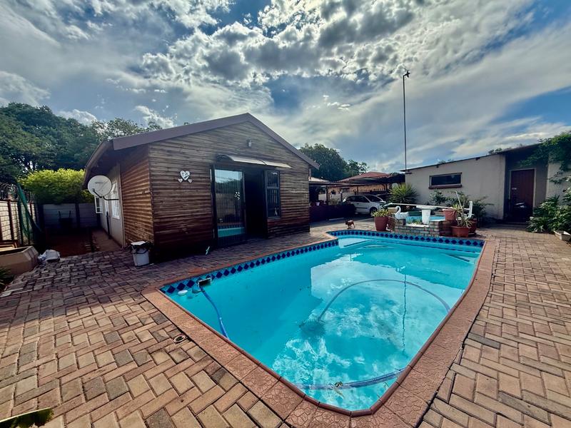 3 Bedroom Property for Sale in Vanderbijlpark CW 5 Gauteng