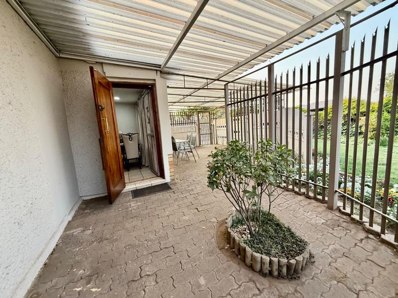 3 Bedroom Property for Sale in Vanderbijlpark CW 5 Gauteng