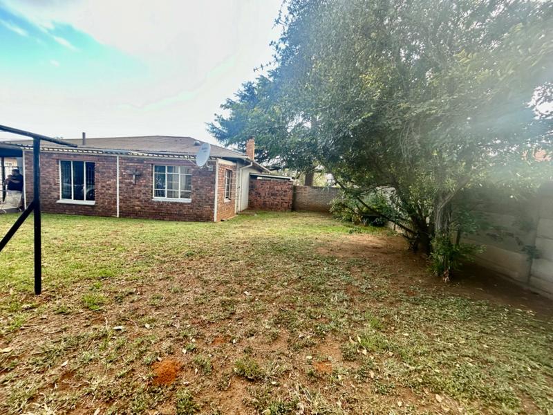 2 Bedroom Property for Sale in Vanderbijlpark CW 5 Gauteng